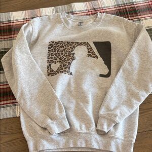 Gildan Gray Sweatshirt with Leopard Print Design